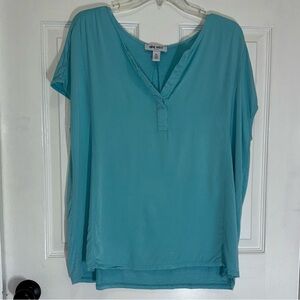 Nine West Light Blue Relaxed V Neck Blouse size XL